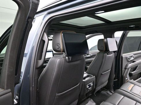 Used 2021 GMC Yukon XL AT4 w/ AT4 Premium Plus Package AWD/4WD image 34