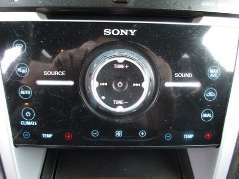 Used 2015 Ford Explorer Limited w/ Equipment Group 301A AWD/4WD image 26