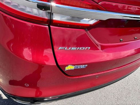 Used 2017 Ford Fusion SE w/ Fusion SE Technology Package AWD/4WD image 29