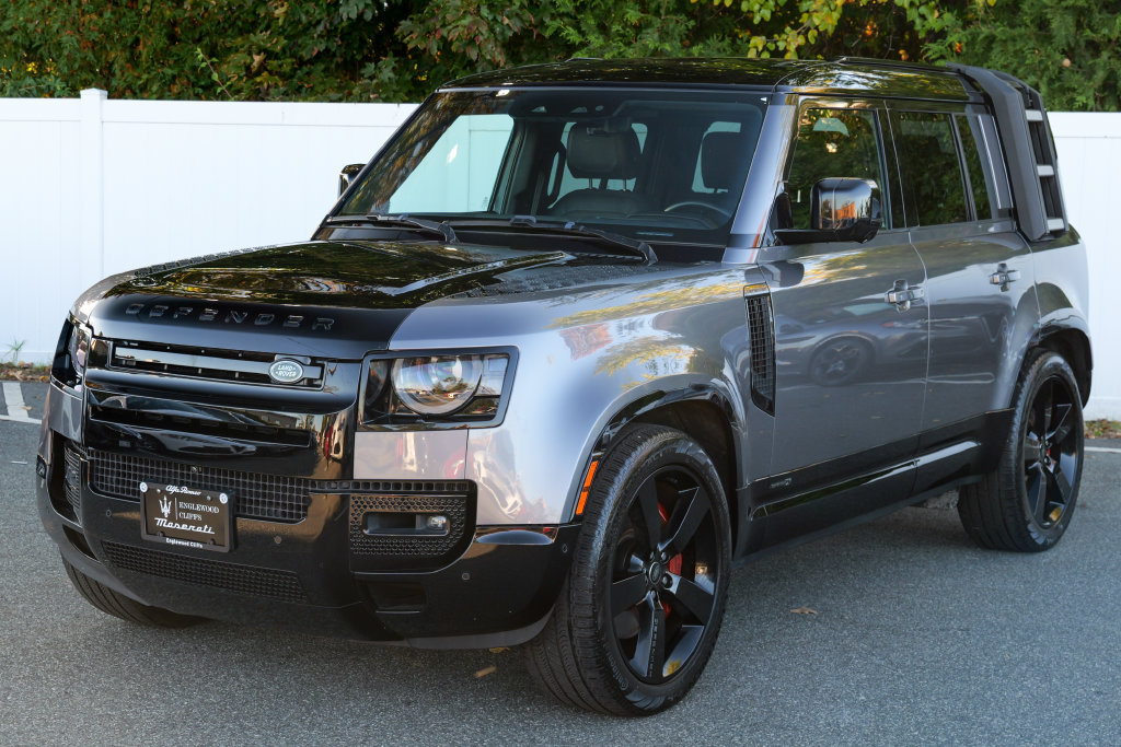 Used 2023 Land Rover Defender 110 X AWD/4WD image 3