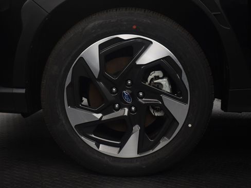 Used 2025 Subaru Crosstrek 2.5i Limited AWD/4WD image 9