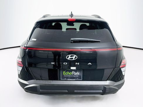 Used 2025 Hyundai Kona SEL FWD image 7