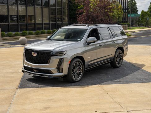 Used 2023 Cadillac Escalade V AWD/4WD image 1
