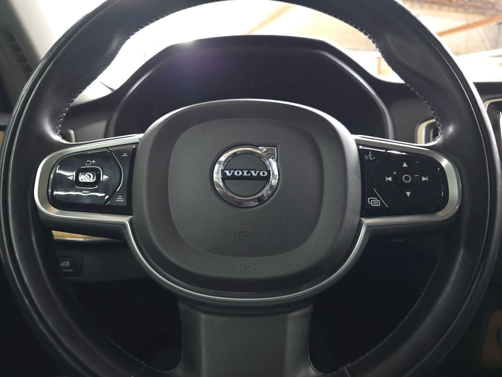 Used 2022 Volvo XC90 T6 Momentum w/ Climate Package AWD/4WD image 27