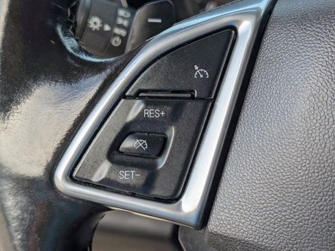 Used 2020 Chevrolet Camaro LT w/ Technology Package image 19