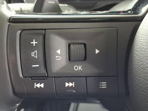 Certified 2025 Nissan Pathfinder Platinum image 32