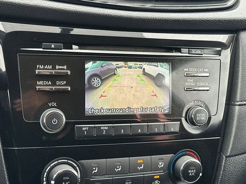 Used 2017 Nissan Rogue S FWD image 21