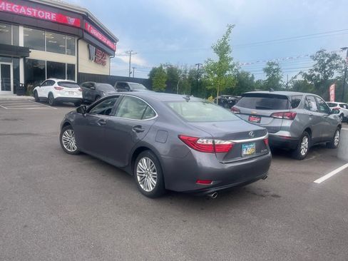 Used 2013 Lexus ES 350 w/ Luxury Pkg FWD image 3