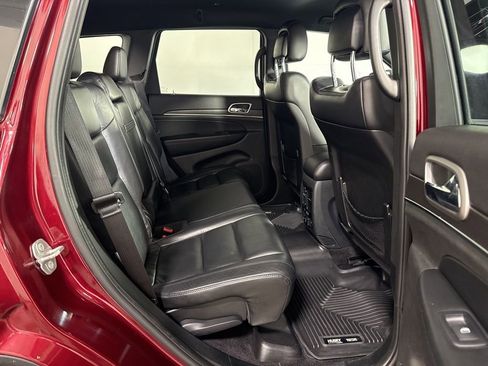 Used 2018 Jeep Grand Cherokee Limited image 16