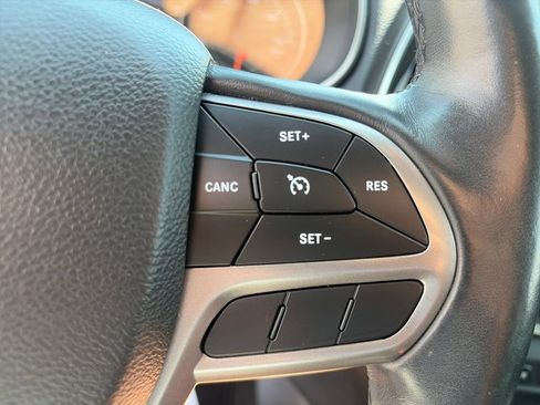 Used 2019 Jeep Cherokee Limited w/ Trailer Tow Group AWD/4WD image 32