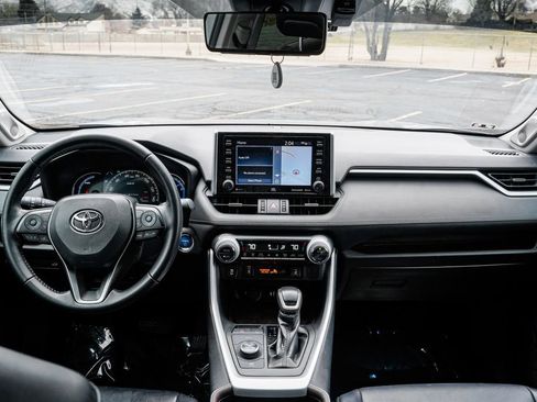 Used 2019 Toyota RAV4 Limited w/ Carpet Mat Package image 11