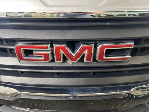 Used 2024 GMC Terrain SLE AWD/4WD image 9