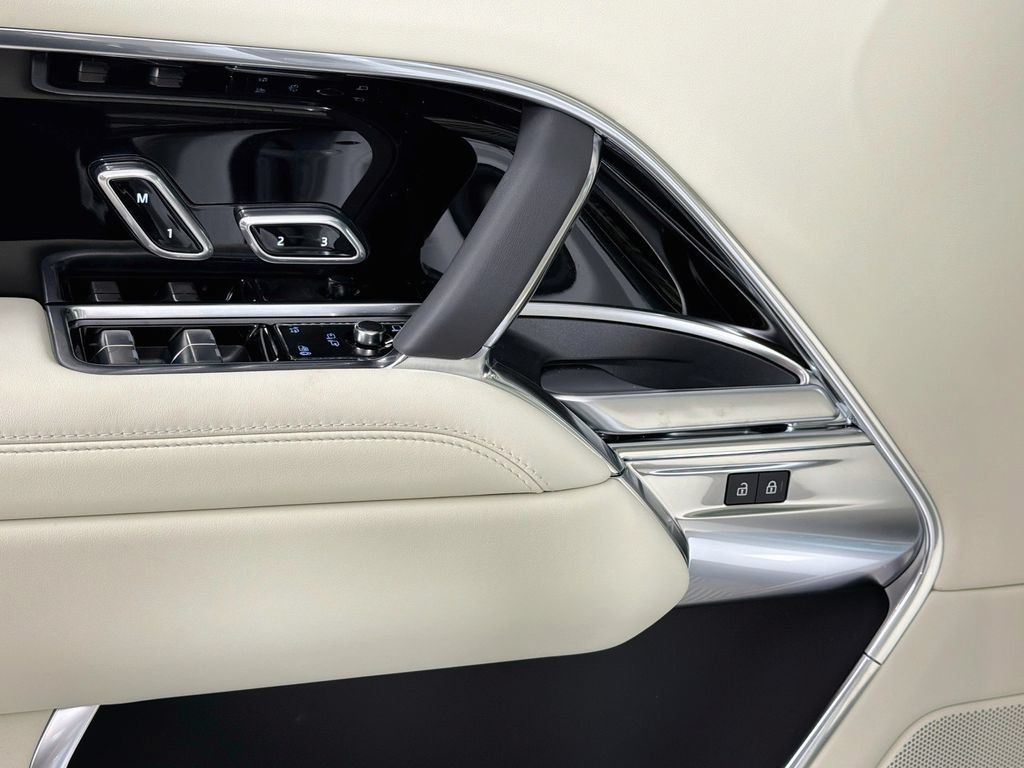 New 2026 Land Rover Range Rover SE AWD/4WD image 18