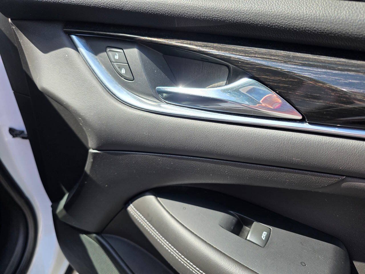 Used 2018 Buick LaCrosse Essence FWD image 29