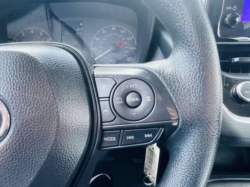 Used 2025 Toyota Corolla LE FWD image 19