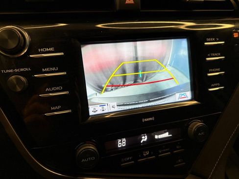 Used 2020 Toyota Camry SE w/ Convenience Package image 12