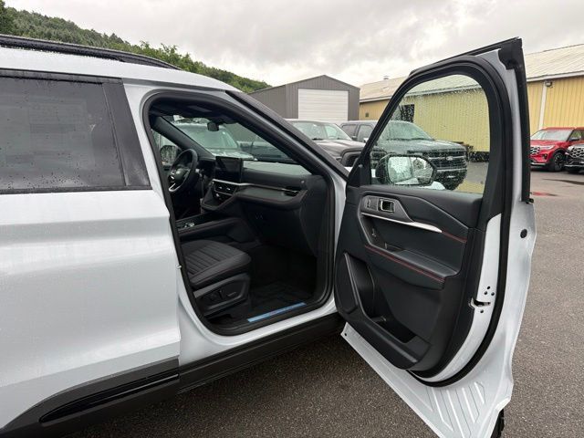Used 2026 Ford Explorer ST-Line w/ ST-Line Street Pack AWD/4WD image 40