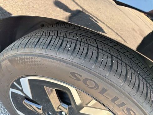 Used 2023 Kia Niro Wave w/ Wave Preserve Package FWD image 9