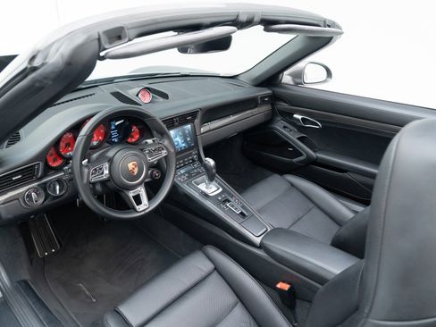 Certified 2017 Porsche 911 Carrera S image 4