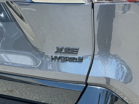Used 2023 Toyota RAV4 XSE AWD/4WD image 27