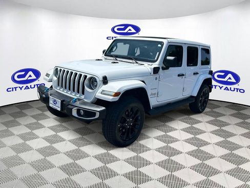Used 2023 Jeep Wrangler Unlimited Sahara w/ Cold Weather Group AWD/4WD image 3