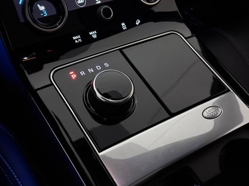 Used 2019 Land Rover Range Rover Velar R-Dynamic SE image 38