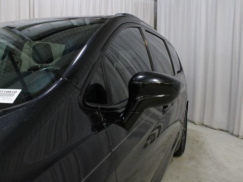 Used 2019 Chrysler Pacifica Touring-L Plus w/ S Appearance Package FWD image 34