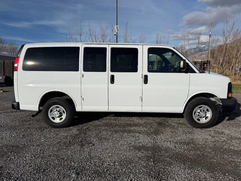 Used 2017 Chevrolet Express 2500 LS image 2