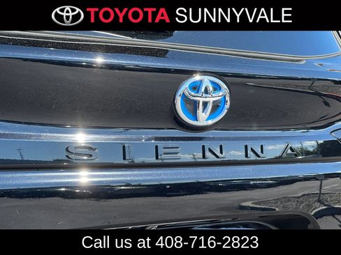 Used 2021 Toyota Sienna XSE w/ XSE Plus Package image 13
