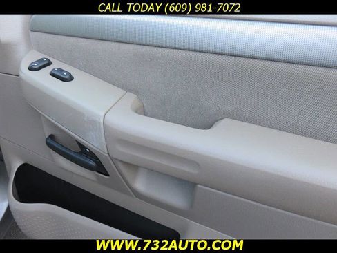 Used 2003 Ford Explorer XLT image 21