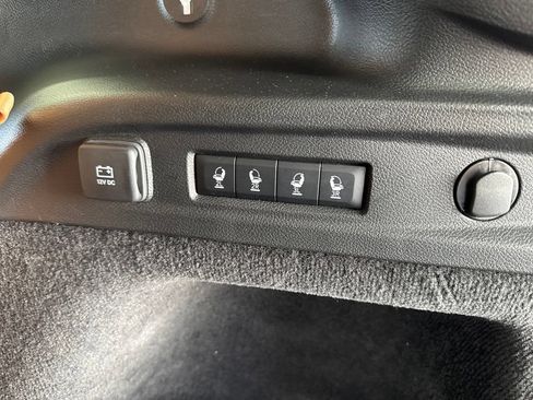 Used 2024 Jeep Grand Cherokee L Summit w/ Luxury Tech Group V AWD/4WD image 10