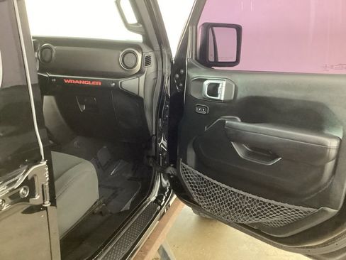 Used 2020 Jeep Wrangler Unlimited Sport S AWD/4WD image 23
