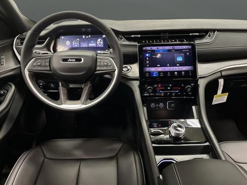 New 2025 Jeep Grand Cherokee Limited w/ Trailer Tow Package image 5