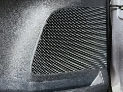 Used 2017 Toyota RAV4 LE FWD image 21