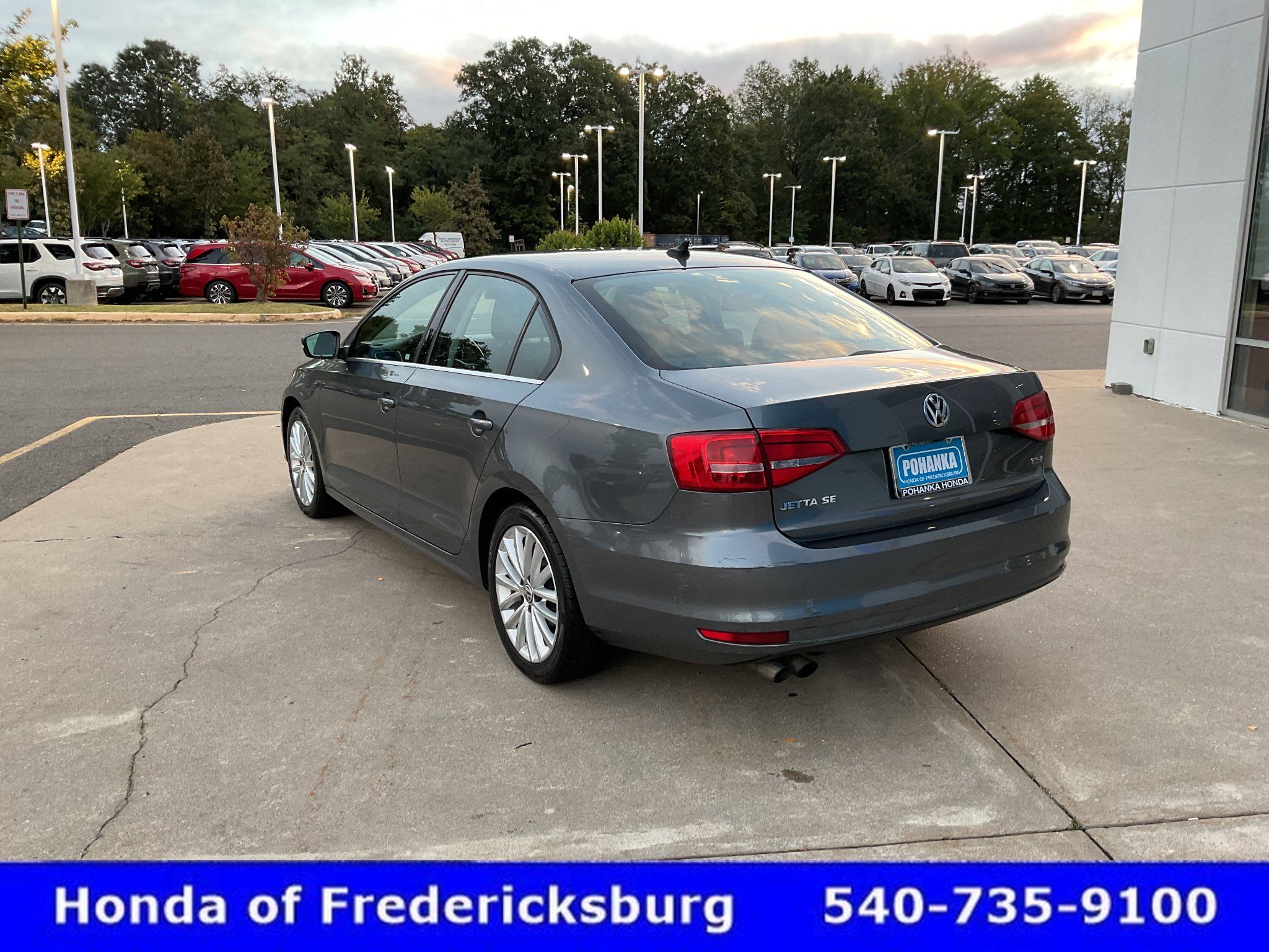 Used 2015 Volkswagen Jetta SE FWD image 5