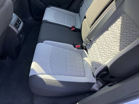 Used 2022 Chevrolet Equinox LS image 15