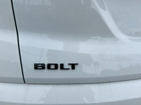 New 2027 Chevrolet Bolt LT w/ Comfort Package FWD image 29