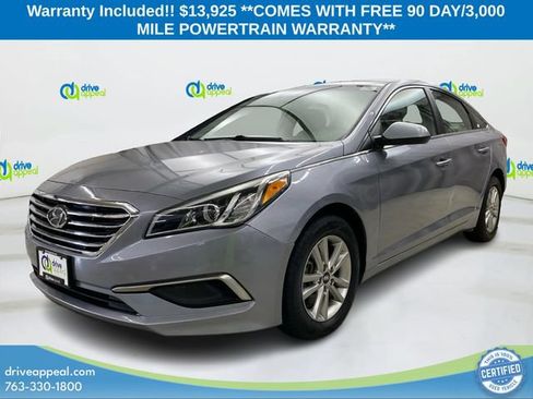 Used 2017 Hyundai Sonata SE w/ Cargo Package FWD image 2