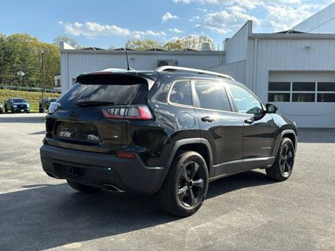 Used 2019 Jeep Cherokee Limited w/ Trailer Tow Group AWD/4WD image 6