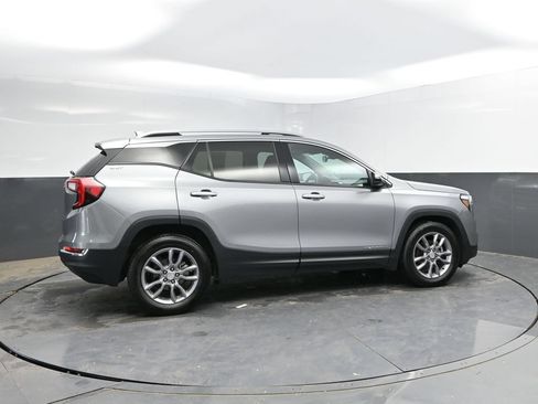 Used 2024 GMC Terrain SLT FWD image 10