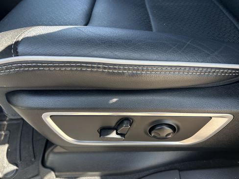 Used 2025 RAM 1500 Laramie w/ Sport Appearance Package AWD/4WD image 28