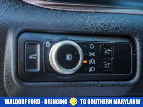 Used 2023 Ford Explorer Limited w/ Limited Technology Package AWD/4WD image 46