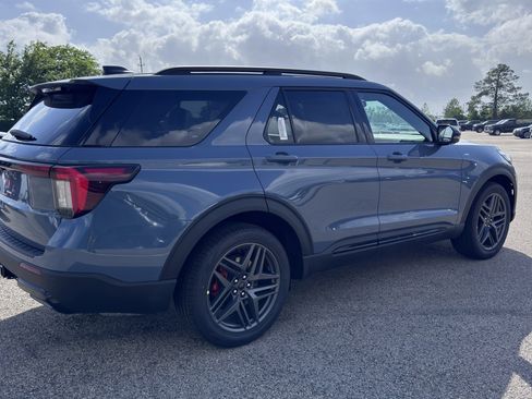 New 2026 Ford Explorer ST-Line RWD image 3