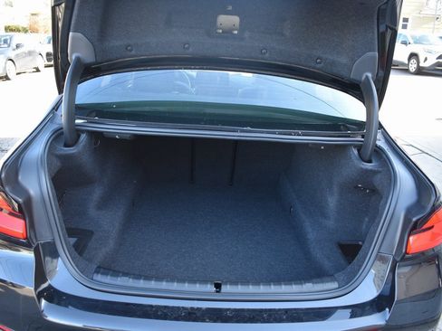 Used 2021 BMW 540i xDrive w/ M Sport Package image 32