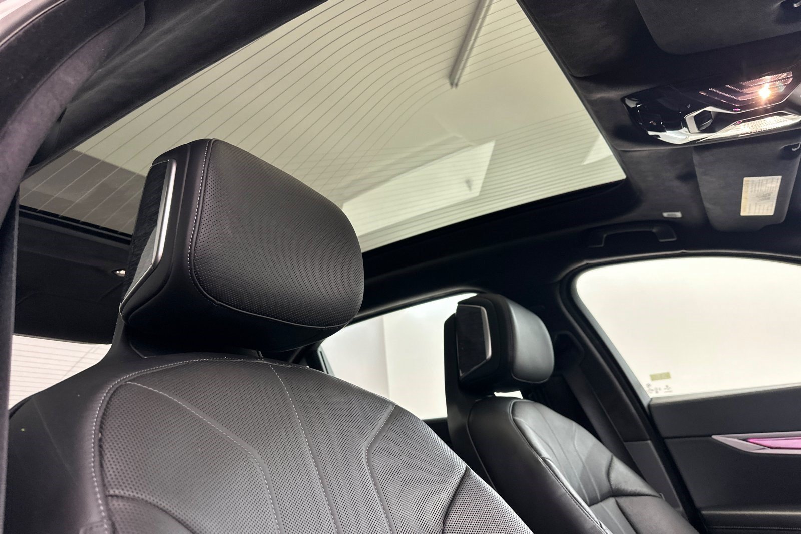 Used 2023 BMW 740i RWD image 26