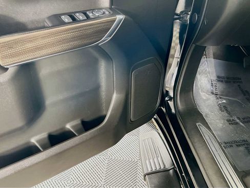 Used 2022 Chevrolet Silverado 1500 RST image 18