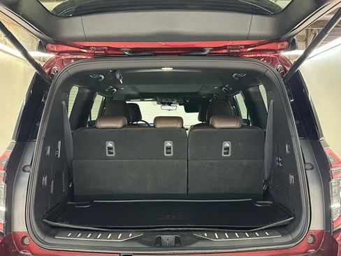 Used 2025 Nissan Armada Platinum w/ Convenience Package RWD image 18