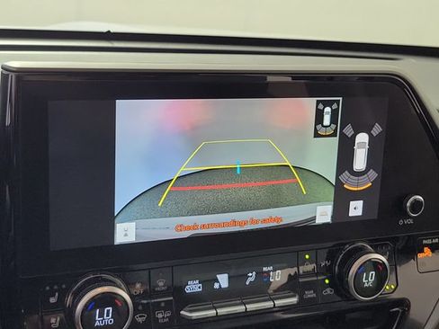 Used 2023 Toyota Highlander Limited FWD image 30