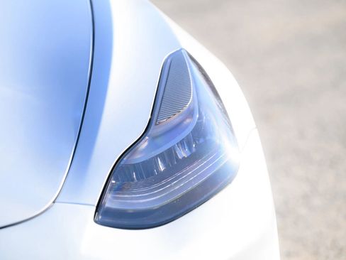 Used 2018 Tesla Model 3 Long Range image 17