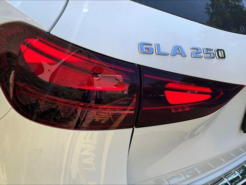 Used 2025 Mercedes-Benz GLA 250 4MATIC image 32